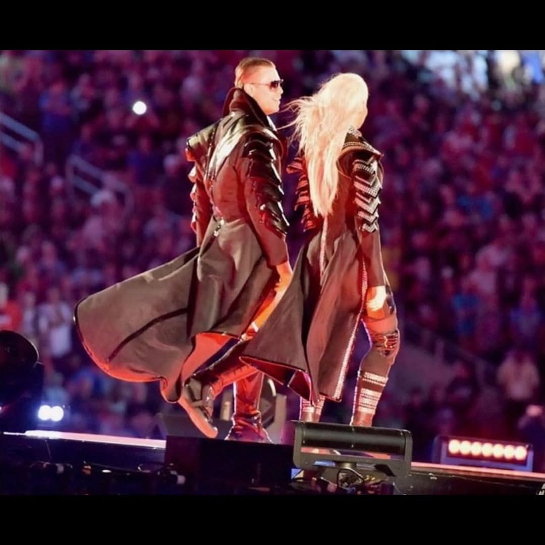 Of all my wrestlemania moments, walking down the ramp with my husband at wrestlemania 33 has to be my favorite! Of course all of them were special in different ways! I walked this ramp many times, som