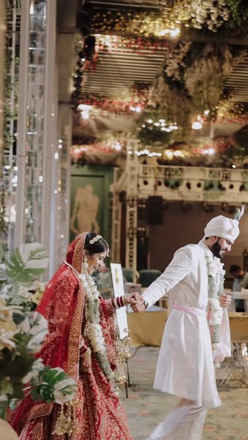 #Wedding Goals Reel by @taruna_puri - The most awaited transition ❤️🧿
@shyam_gupta_
🎥: @aperture_gear_photography
#wedding #love