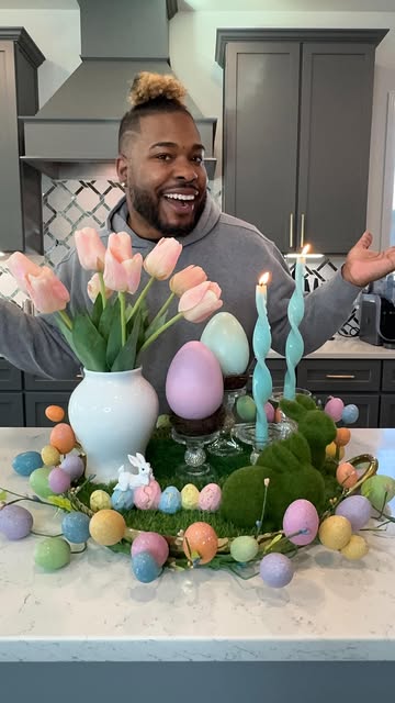 #Springdecor Reel by @lancelamardevereux (verified account) - πΈπ£ Spring & Easter decorating doesn't have to be complicated! Watch how I mix pieces I already had with some Easter & spring decor from last year to