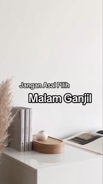 #Sekarang Malam Ganjil Atau Genap Ramadhan Reel by @robirohmattulloh - Carilah malam lailatul qadar di (malam ganjil) pada 10 hari terakhir bulan Ramadhan." (HR. Bukhari IV/220, Muslim no. 1169)
Malam tersebut bisa jadi
