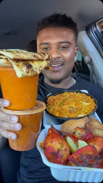 #Indian Eating Food Reel by @shawneatz - Indian Food Mukbang 🇮🇳 

#indianfoods #eating #naan #foodcritic #foodiesofinstagram