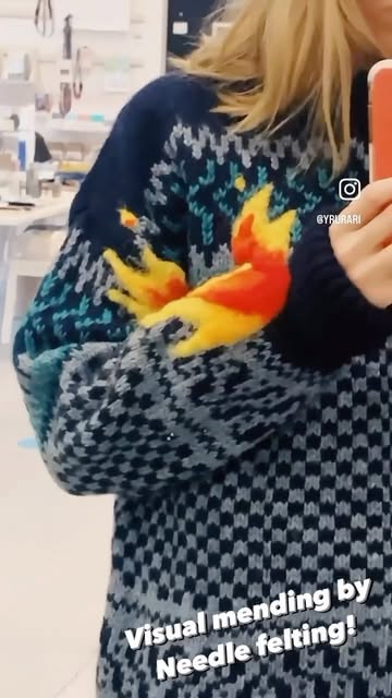 #Needlefelting Reel by @yrurari (verified account) - Thank you for all the great responses to my felted face sweater ❤️ I've been getting questions if the needle felting holds when it's washed, here is a