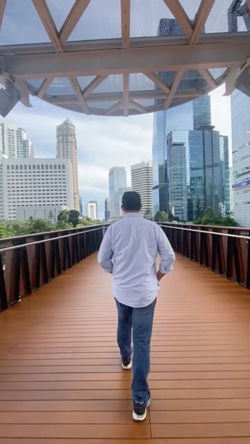 #Dirumahaja Reel by @aniesbaswedan (verified account) - Terima kasih teman-teman, telah merayakan tahun baru #dirumahaja.
Selamat pagi dari JPO Karet, Sudirman, yang sebentar lagi akan dibuka.