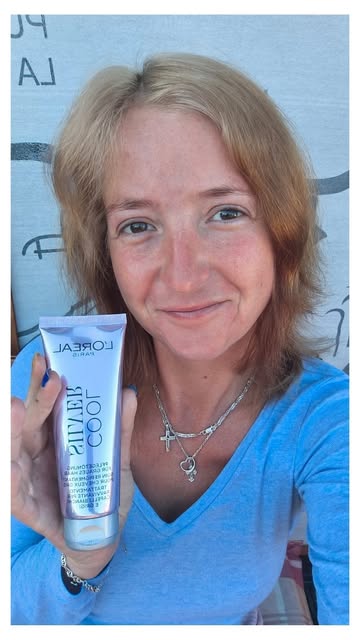 #Cool Silver Reel by @nadine.testet - Werbung!!!!!!!
Hey ihr Süßen,
es ist mal wieder Zeit für eine Farbauffrischung, wie schön das Loreal Paris ein neues Produkt auf den Markt gebracht