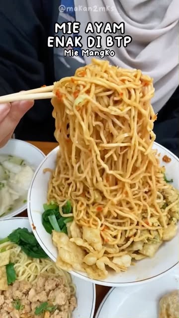#Mie Ayam Santri Pinrang Reel by @makan2mks_ - MIE AYAM BARU DI BTP namanya MIE MANGKO' Harganya mulai 19.000an🔥‼️disini kalian bisa makan mie ayam enak di tempatnya luas banget! buka dari jam 09.