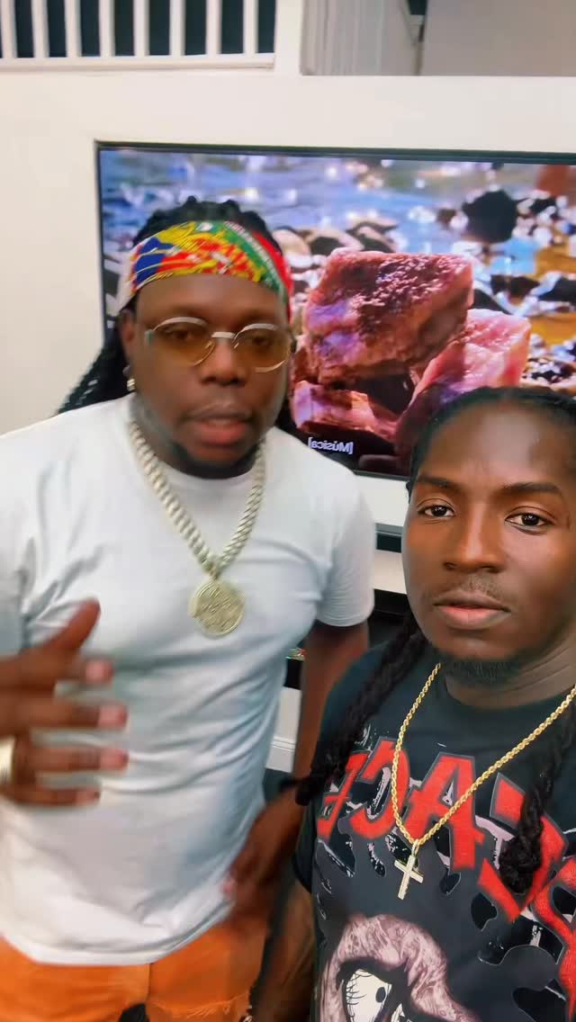 AYAWEHHHHH!!! Lè yap pale w de #barber se pa vin pipi devan l 😂 Thank you for coming bro at the grand opening of #ImpressionBarberShop thank you for supporting my business , when it comes to me you a