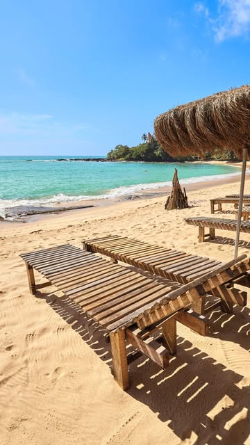 #Sunbed Reel by @holidaypirates (verified account) - What are your thoughts on sunbed reservations?๐
๐
#relatable #travelmeme #funnymeme #funnymemes #traveladdict #funnytravel #meme #memesdaily #memes