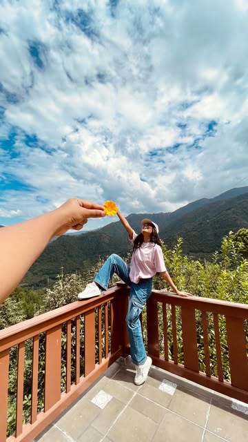 #Wanderlust Photography Tips Reel by @bhramanikaa - Created a new page for travel content, shower some love โค๏ธโจ
๐ @seclude.in (Ramgarh, Willows)
Outfit - @urbanic_in (use my code "NIHJC23" for discou