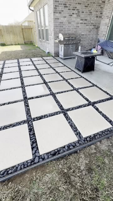 #Pebbles For Landscaping Ideas Reel by @cristtina_bviral - Landscaping crew installs a beautiful paver patio with polished river pebbles!
@rostro_flowerbeds