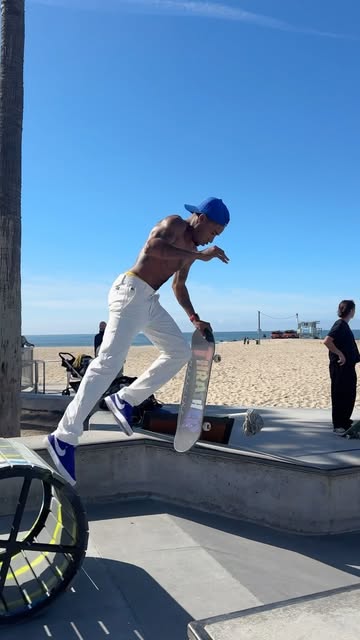 #Venice Beach Skatepark Reel by @isiahhilt (verified account) - Only in Venice ๐!
#venicebeach #venice
๐ฅ: @ryne_grobler