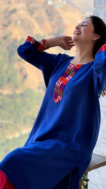 #Wanderlust Himani Fashion Inspiration Reel by @shopruhaniiyat - Make your winters as vibrant as your mood with our bright, beautiful Himachali pherans!
Our latest collection is all about cozy comfort, cheerful hue