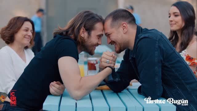 #Icerde Reel by @ayyapim (verified account) - Tarihte Bugün | İçerde
Birbirlerinden taban tabana farklı hayatlara savrulmuş iki kardeşin, nefes kesen kavuşma hikayesi.🔥
"Siz kardeşsiniz!" diye