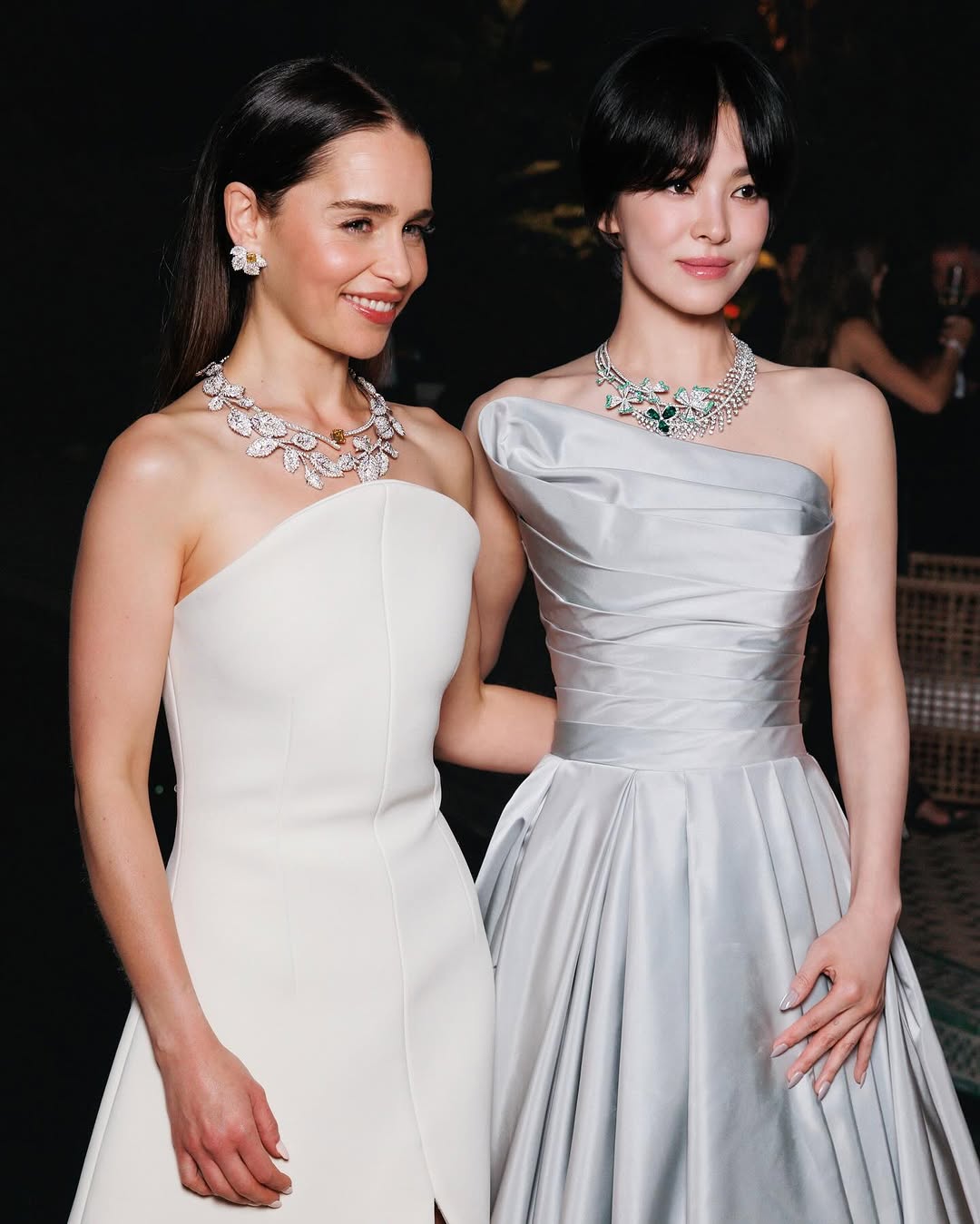 Chaumet Brand Ambassador @kyo1122 and actress @emilia_clarke graced Marbella to celebrate the new Jewels by Nature High Jewelry collection. An exquisite tribute to the freedom and beauty of nature. #