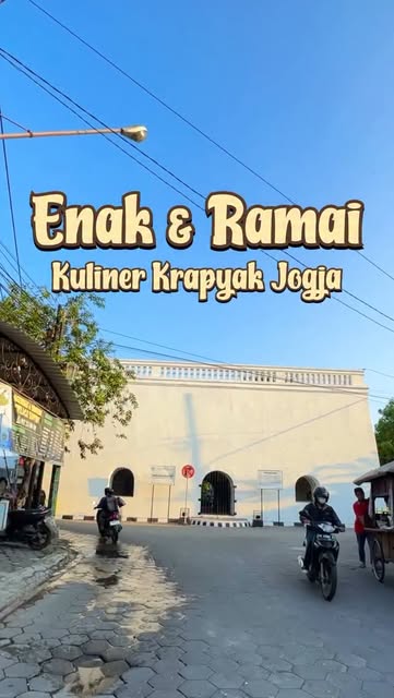 #Krapyak Yogyakarta Reel by @infodhaharjogja - Es Pisang Ijo & Mie Ayam Jumbo di Krapyak Jogja✅✅
.
Wah baru tahu kalau disekitar Krapyak ada spot pisang ijo enak, dan mie ayam jumbo loh. Ada bakso,