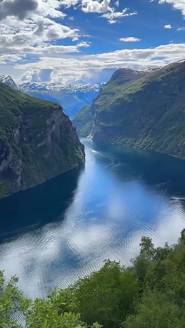 #Norwegian Fjords Landscape Reel by @jupiter_legend (verified account) - 📍Norwegian fjords
Carved as nature's artistry, these breathtaking bays emerge in sublime succession.
🤩Click the link in the bio for detailed trave