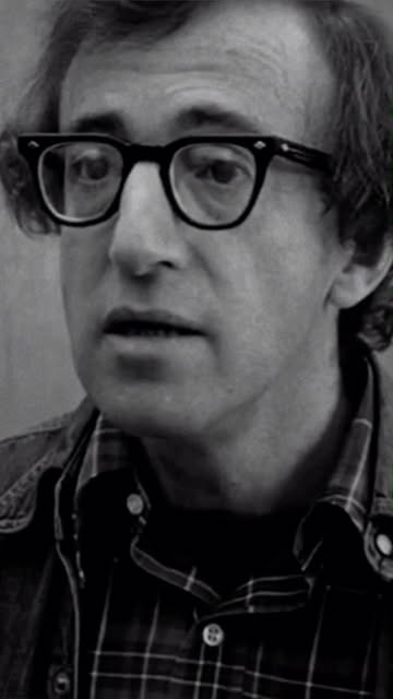 #Woody Allen Reel by @lacinecricca - Woody Allen decise di girare "Manhattan" in bianco e nero, poiché, a suo dire, "era così che rivedevo New York nei miei ricordi da bambino". In accord
