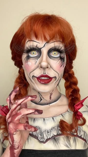 #Horrormakeup Reel by @hollymurraymakeup (verified account) - This one here smells great⦠who doesn't love a creepy video?! I reverted my Annabelle look! Who else should I recreate?
#annabelle #annabellemakeup