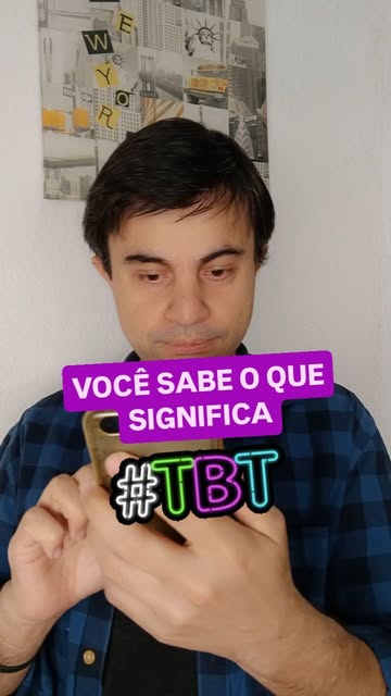 #Oq é Tbt Reel by @dominandomeucelular - 🎉 Você sabe o que é #TBT?
👋 Oi, eu sou o Felipe e estou aqui para te explicar de forma simples e divertida o que significa o famoso #TBT, que você