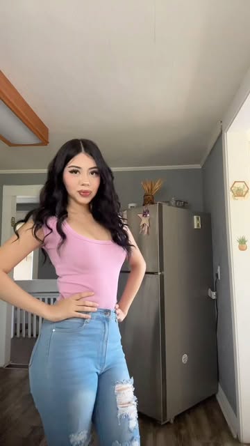 #Beautiful Hispanic Woman Reel by @xxbrittxny - 🇲🇽🩷 #parati #explore #latina