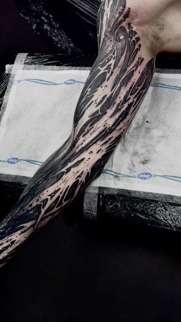 #Tattoo Black Reel by @vladsaw_ttt - Booking for September October November
Via DM
With support of @barber_dts @barberdts_de
#freehand #ornamentallettering #darklettering #letteringtat