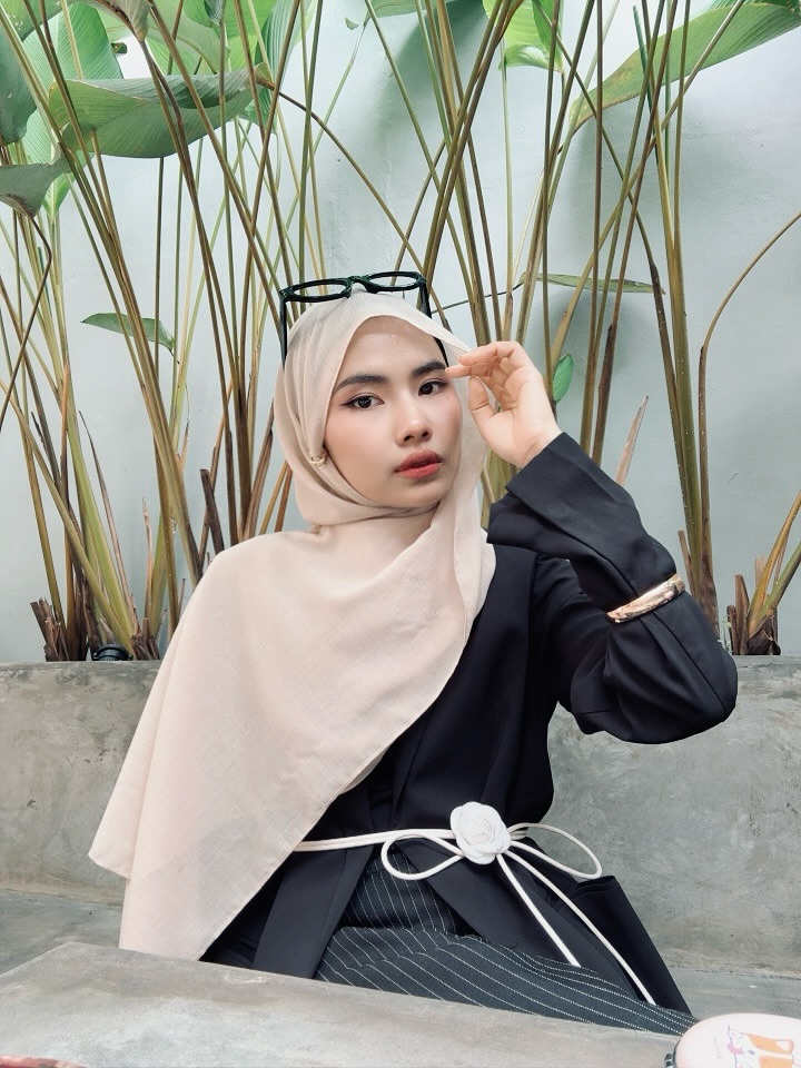 Kasih caption yg cocok dong, bingung ini mau kasih caption apa😂