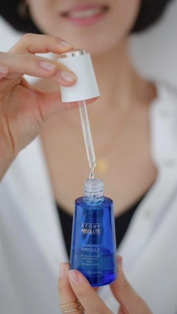 #корейскиетовары Reel by @alexandrakim.global - Набор Атоми Абсолют СеллАктив✨
⠀
Самый любимый набор для ухода за кожей у тысячи женщин по миру! 
⠀
🔹Состав набора:
Тоник (150мл)
Ампула (40мл)
Сывор