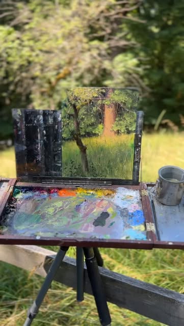 #Swissartist Reel by @richiecarterfinearts - Found these two cool trees hanging out on some hill in Switzerland. No music needed when you have the sounds of nature. 🐦⬛🌳🌲🏔️🇨🇭
#pleinairlife