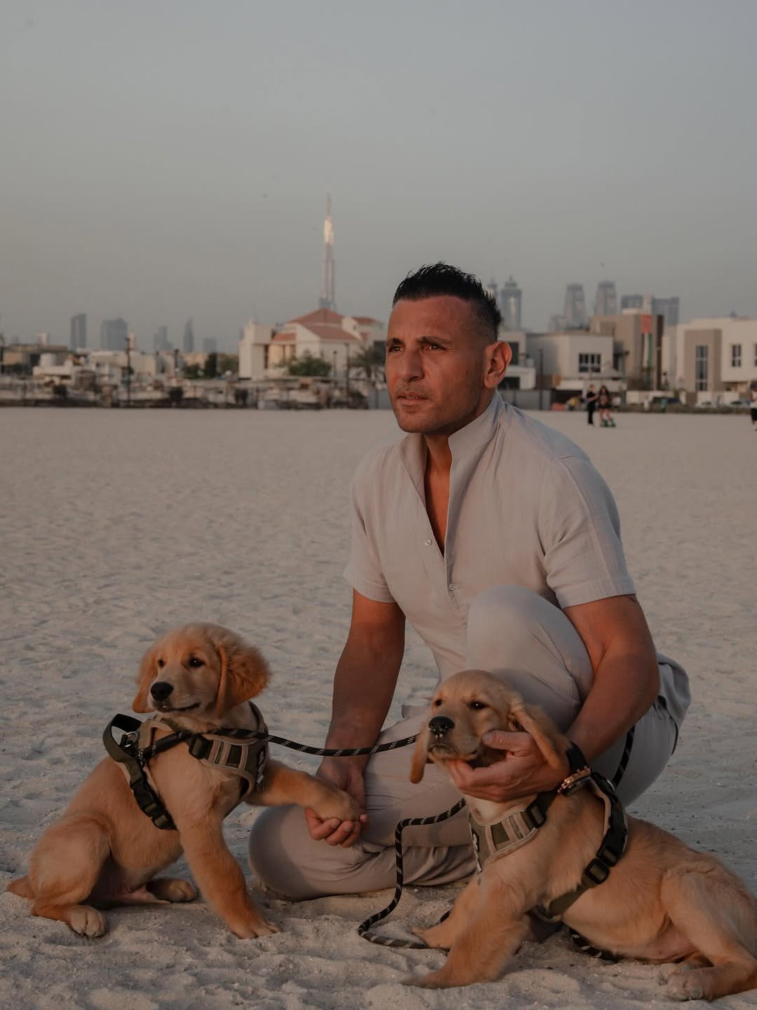 @2bro_dubai 🐾 Two souls, one heartbeat Mokka – calm as still water. Horosho – fire on four paws. They couldn’t be more different, yet they belong together like day and night. They don’t speak – but t