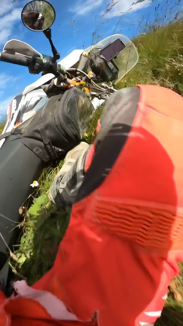 Never give up! #ktm #690 #advrider #armenia #ktm690enduro #enduro #moto @maatandcollc @nmfarmenia