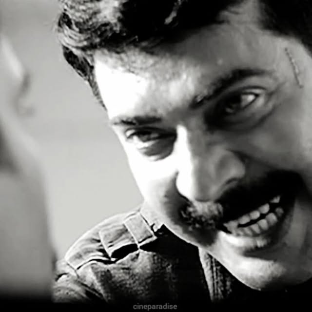 #Black Film Reel by @cineparadise_ - കാരിക്കാമുറി ഷണ്മുഖൻ 🔥
@cineparadise_
.
.
.
.
.
.
.
.
Movie: Black (2004)
Director: Ranjith
Cinematography: Amal Neerad
@mammootty
@rahman_actor
.
.