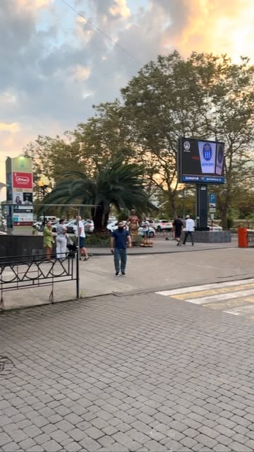 #сирена в сочи Reel by @chs_sochi - ‼️Сирена звучит на весь центр Сочи и по другим районам, звучат предупреждения! ‼️Сохраняем спокойствие ‼️

🙏🏻 Укройтесь в безопасном месте. Не снима