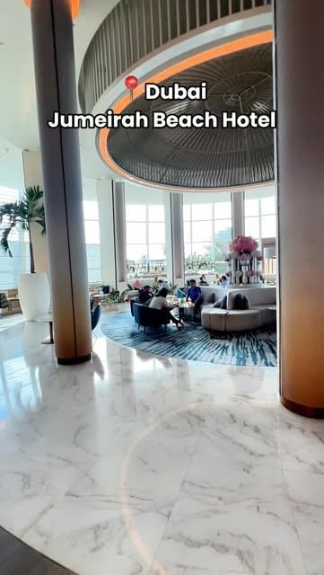 #Mövenpick Hotel Jumeirah Beach Reel by @besserurlauben (verified account) - 🏖✨ Direkt am traumhaften Jumeirah Beach gelegen, mit Blick auf das ikonische Burj Al Arab - das Jumeirah Beach Hotel ist eine Luxus-Oase für Familien
