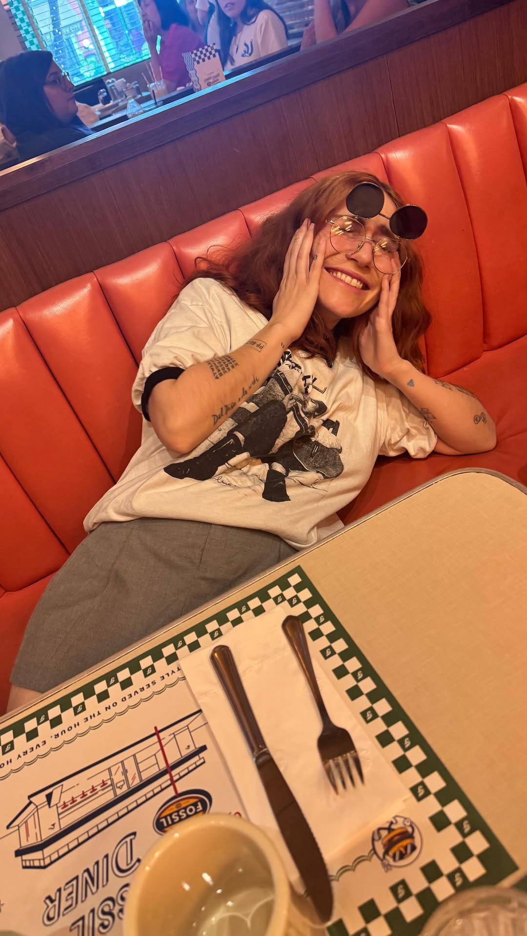 Mi yo de 13 años está llorando😭😭😭. Te amo, Nicolás. Verdaderamente una experiencia religiosa. Hashtag blessed 🙌🏻✨. Hashtag la favorita de diosssss🧚♀️.