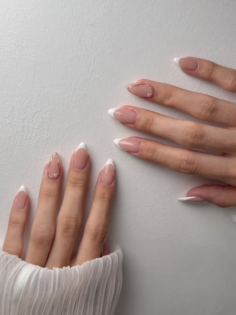 #Aesthetic Nails Reel by @amity.nailss