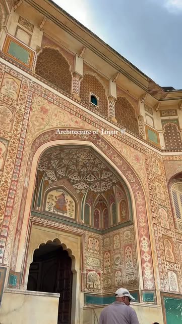 #Rajasthani Architecture Inspiration Reel by @ft.zishan_frames - The Royal architecture of Jaipur
A living canvas of history, where every building tells a royal story
Save & share
Follow @ft.zishan_frames for