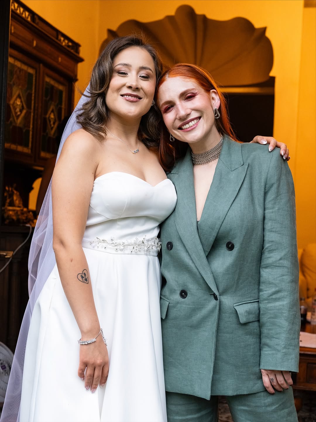 Impriman más bodas de Vicky y Pachi 🥂🪩✨. Subo este post apenitas celebrando que esta pareja de virgos cumplió años 🎂(y porque me ACABAN de mandar las fotos jajajaja) Los amo mucho. Felicidades siem