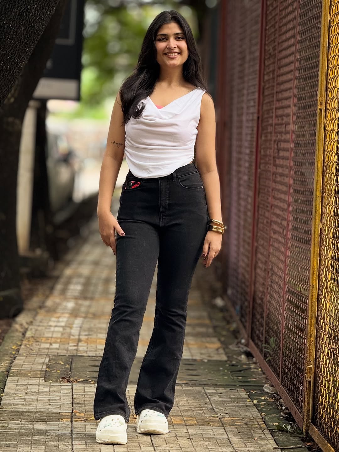 Effortlessly casual, always in style ✨” #CasualVibes #OOTD #StyleGoals #EffortlessStyle #WeekendFit #TrendAlert #StreetStyle #DailyLook #InspoFit #KeepItCasual