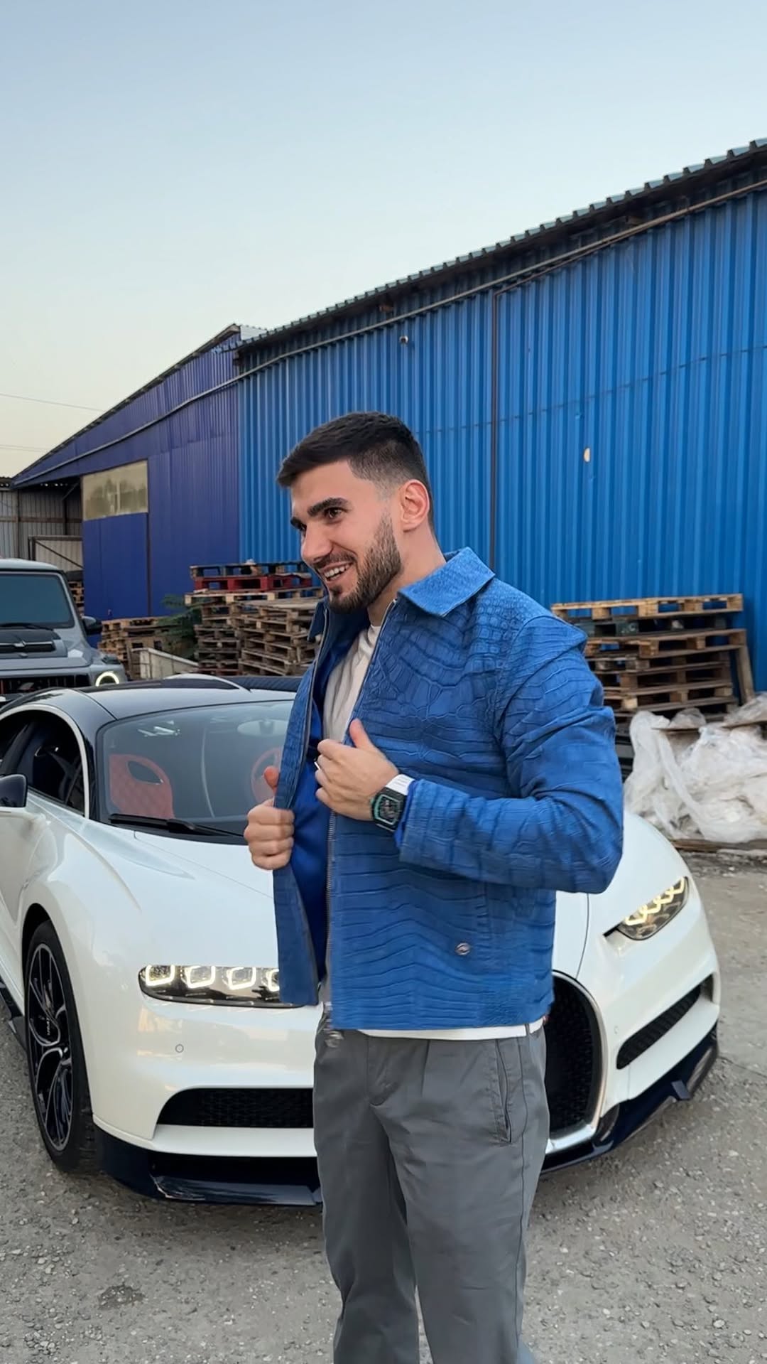 Подарок от Хозяина компании Bugatti @materimac 🤝 Как Вам куртка ?