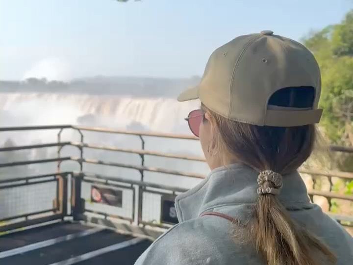 At last…at long last… A holiday to be documented. @kingstonwrites WE DID GOOD 🥹❤️ #newcamerawhodis? #fromaltitudesicknesstowaterfallsofhairfrizz #thankgodforburnerphones #nowgivemeyourshoe #im