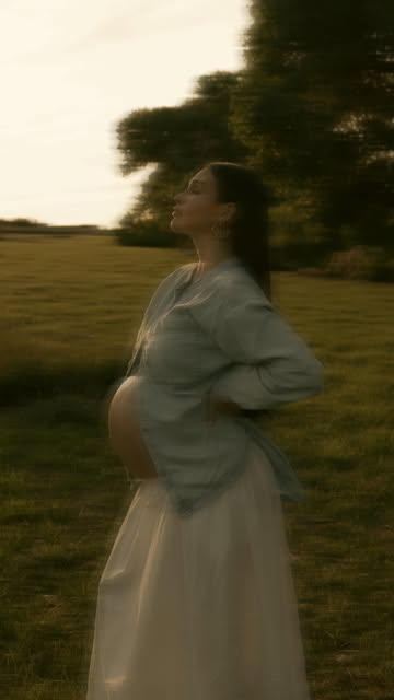 #Family Reel by @krystiana (verified account) - Busy mornings with us. I'm starting to slow down 😅
#moms #momlife #pregnant #pregnancy #family