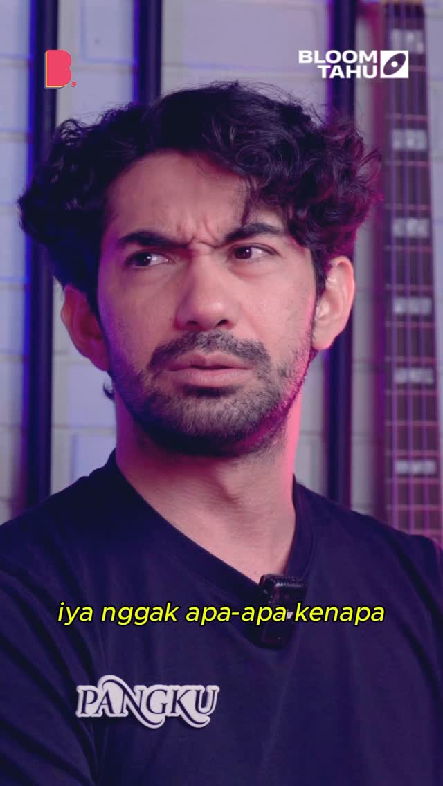 Nggak punya sosmed itu boleh gak sih? Kan susah mau ngasih tau orang buat nonton bagusnya @filmpangku kalo gak ada socmed 😡😡😡 Reza Rahadian VS Kukuh sudah tayang di Youtube Bloom Media!