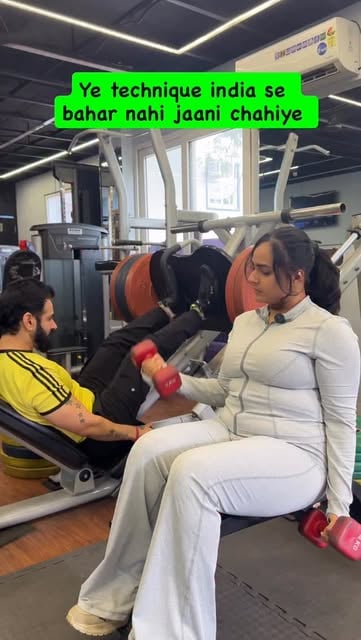 #Girl Reel by @jairanaofficial (verified account) - Lekin ye itne log khali gym mein aaye kaha se ?

#jairanaofficial #steptofitgym #gymrelatable #personaltrainer #relatable #gymmemes #girlpower #girlwh