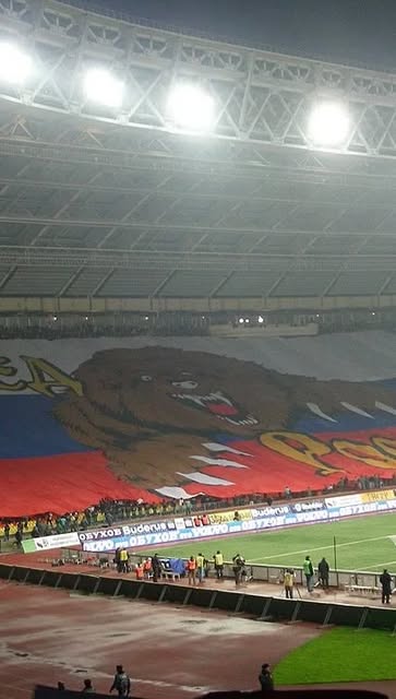 #стадион сочи Reel by @sportszal_old - ⚡️70 000 болельщиков поют гимн России перед матчем с Англией в Лужниках. 2007-й год.