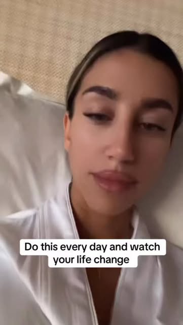 #Law Of Attraction Morning Routine Reel by @the.magnetic.babe - Do this every day for two weeks and come back and let us know the results - promise you'll be a new person 🥰
Comment YES to learn how to be able to