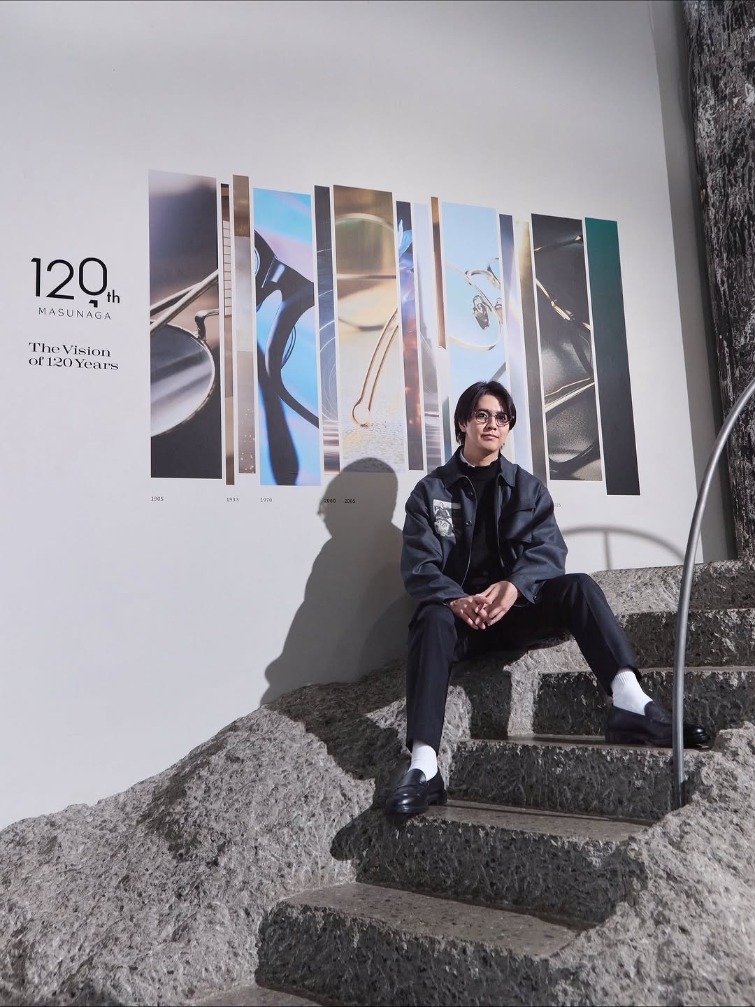 増永眼鏡さんの120周年の歴史を記念して行われる 現代アーティストとのプロジェクト "MASUNAGA1905 meets ARTISTS"から、 企画展【MASUNAGA 1905:Timeless Vision】の 特別アンバサダーとして 記者発表に参加させて頂きました。 過去のアーカイブプロダクトの数々からは 増永眼鏡さんのクラフトマンシップ、 その美しい眼鏡の普遍性を感じさせられました。