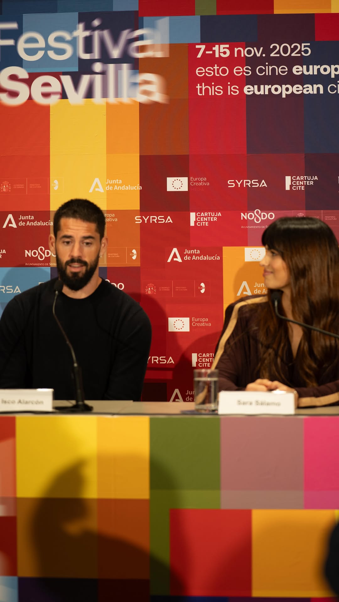 Cuando la luz se apaga el trabajo continúa 'En Silencio' 💡🏋️♂️📽️ La resiliencia de @iscoalarcon, una historia contada por @sarasalamo y convertida en ejemplo para la vida. Hoy, de estreno en @fe