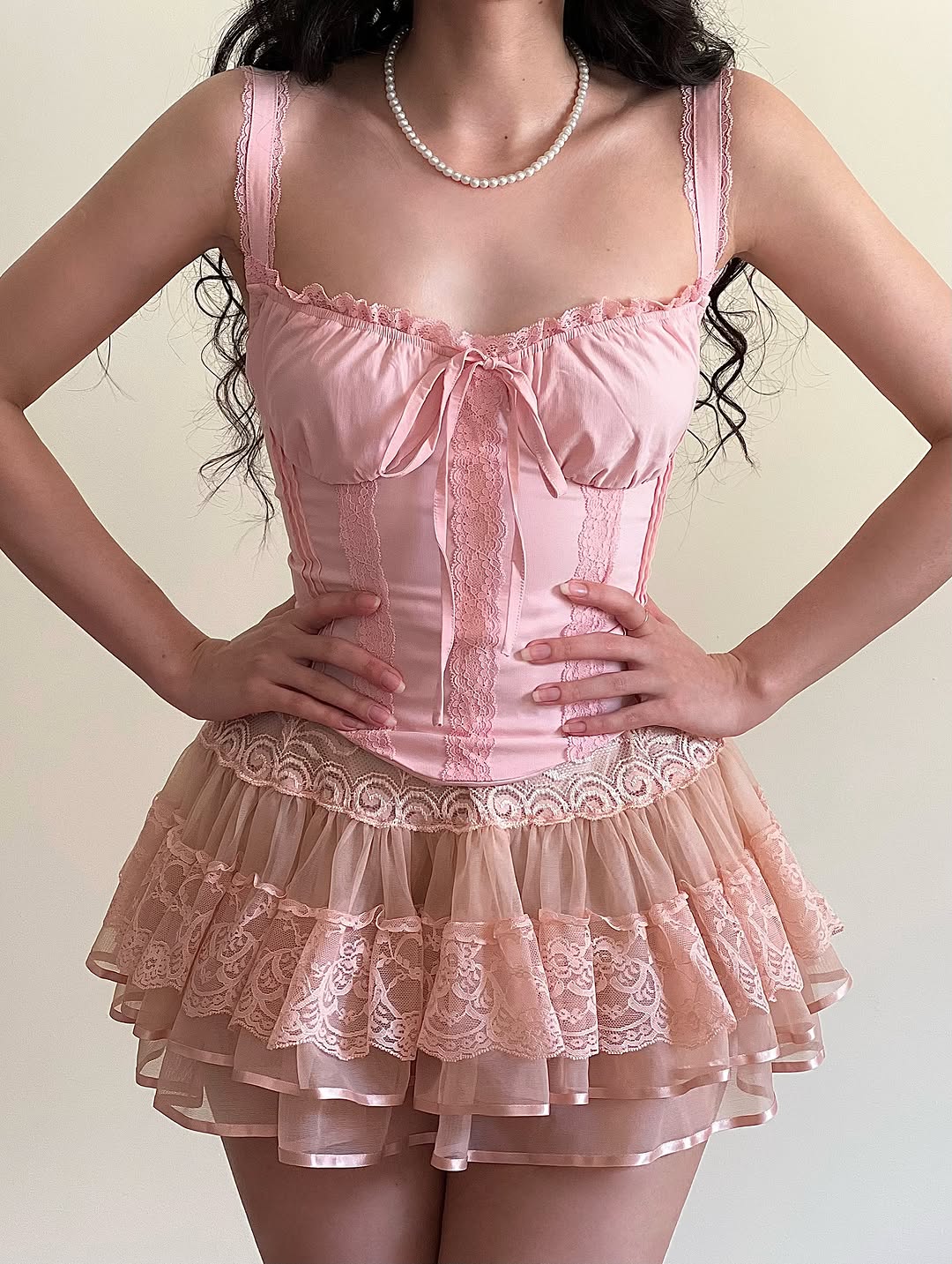 کراپ پینترستی🎀🧸 ثبت سفارش از طریق سایت لینک سایت تو هایلایت موجودی هست✅ برند:shein سایزبندی: سفید:s/m صورتی:s ابی:L قیمت:۷۵۰ برای دیدن اندازه های دقیق جدول سایزبندی کار را چک کنید