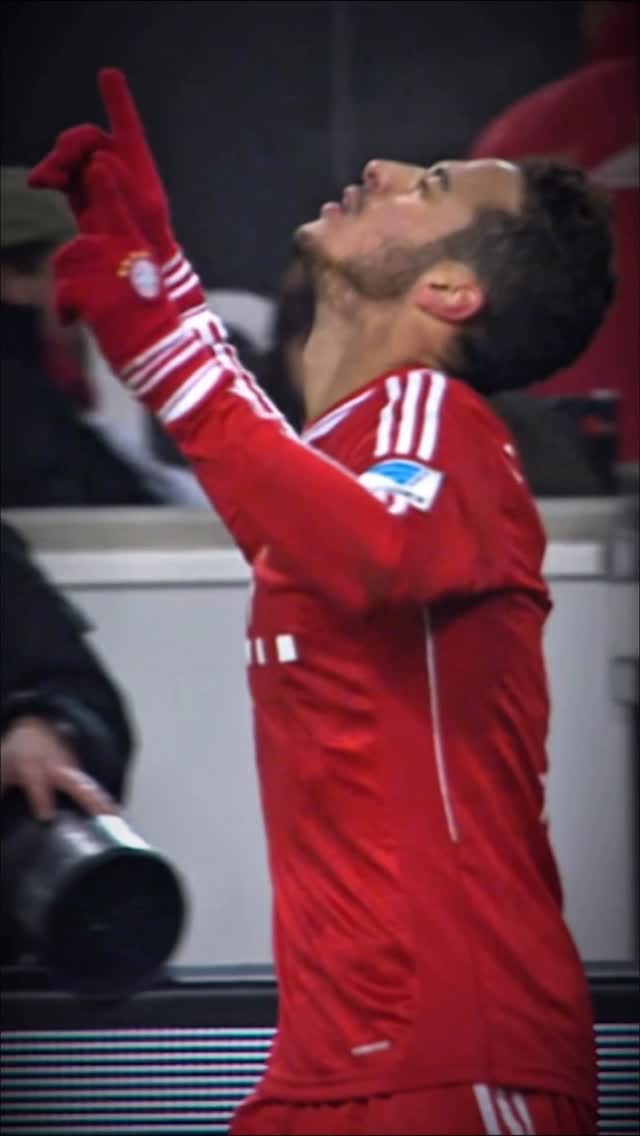 Special player. 🪄✨ We could watch @thiago6 play football everyday. 😮💨