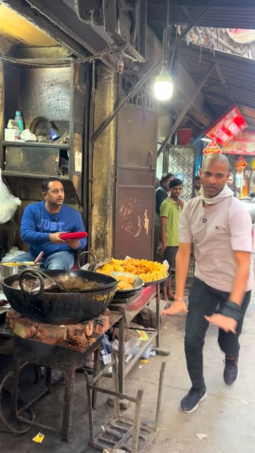 #Instalike Reel by @noorkhan_shorts - Bunty Babli🤣
#viral #trending #instalike #instadaily #comedy #funny #india #explorepage #explore #noorkhanshorts #fun #masti #shorts #video