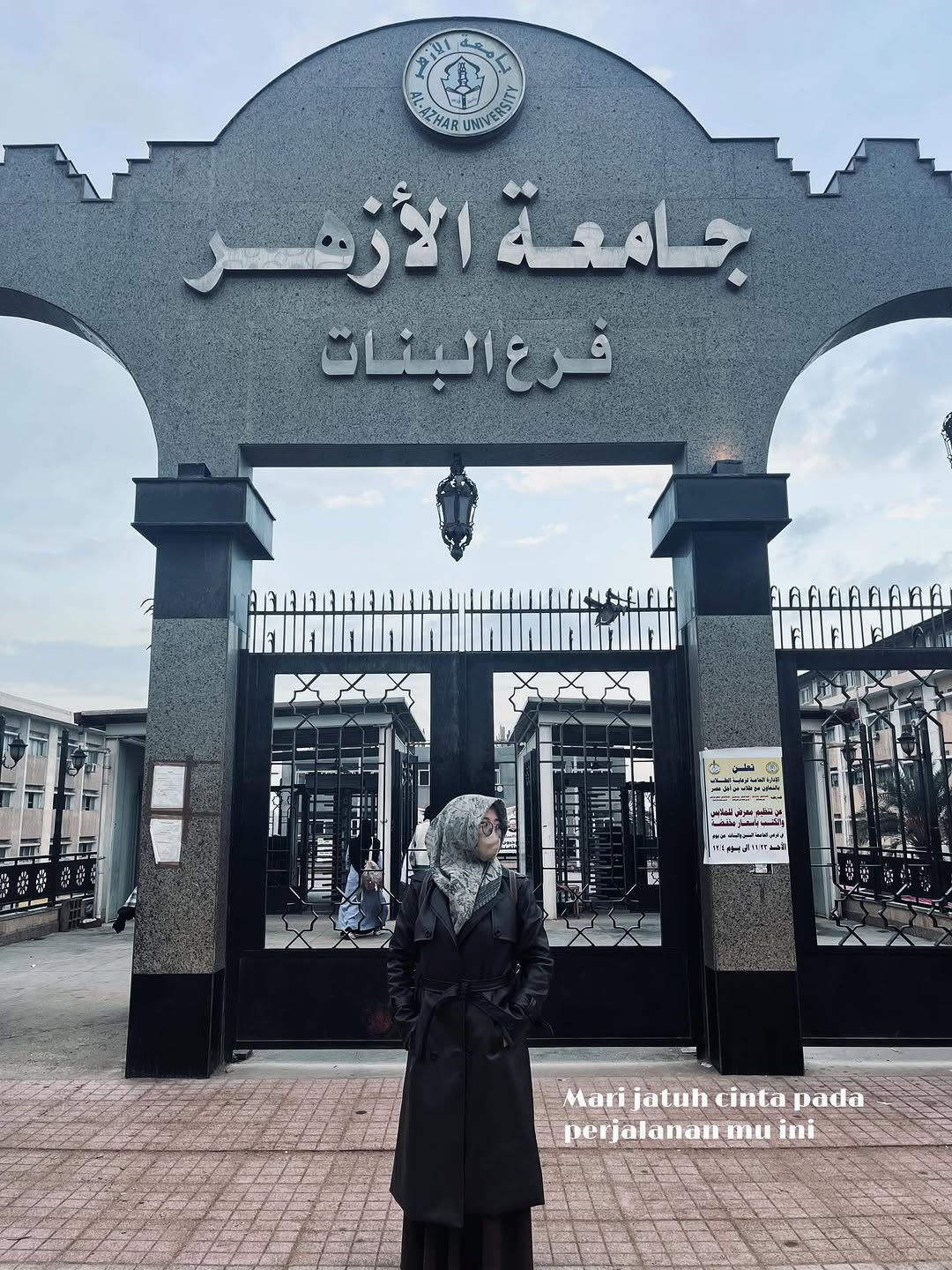 Allah dengan segala Rahman dan Rahimnya mengantarkan ku ke tanah ini. Bukan tanpa sebab, bukan tanpa alasan Dibalik takdir indah ini, ada sesuatu yg agung yg sedang kembali Allah persiapkan. Karena ta